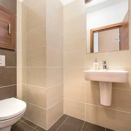 No. 39, House Oliver